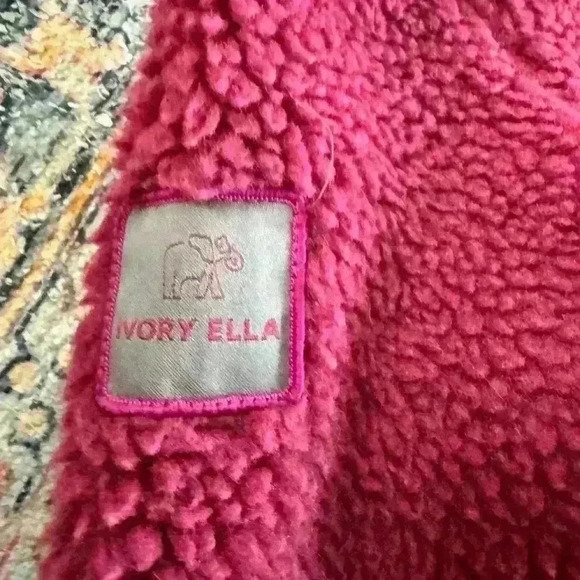 NWOT Women’s Ivory Ella Full Zip Maroon  Sherpa Jacket Size small - Picture 5 of 6